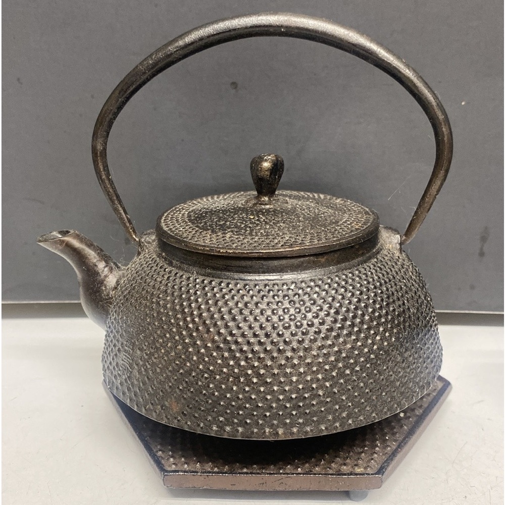 Japanese Cast Iron Teapot / Tetsubin Dotted Design - Black Four Piece Set